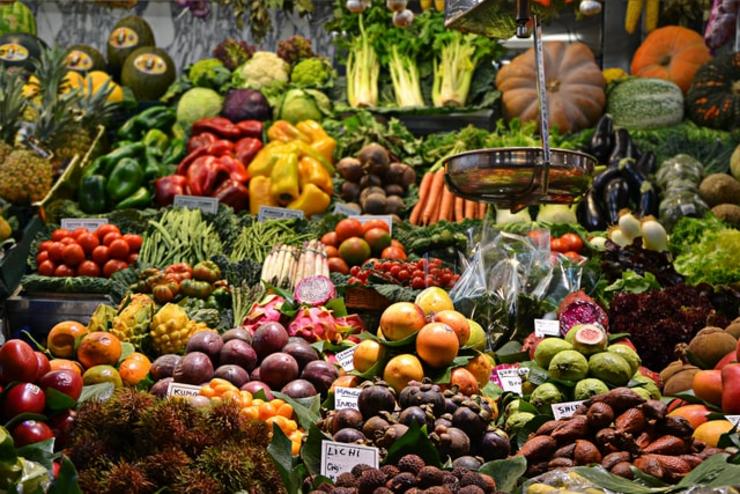 Froita, verdura, supermercado, pesa, balanza, hortalizas, cenoria, leituga, tomate, comida, vexetais/Pixabay