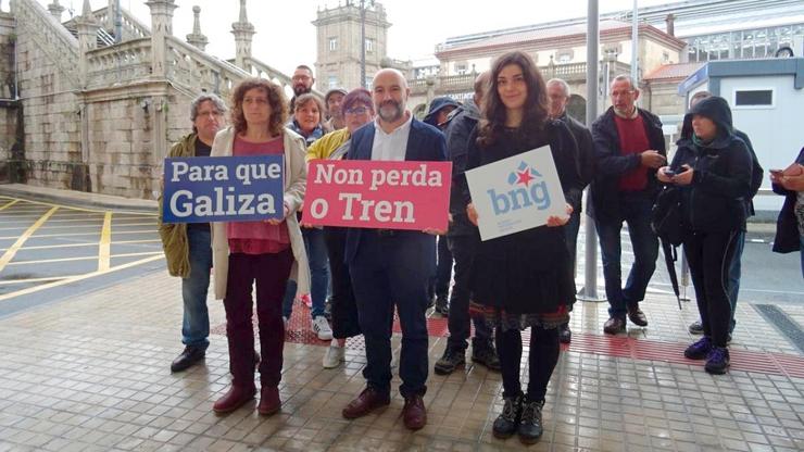 Reivindicación dos trens con Néstor Rego,deputado do BNG, á cabeza. BNG / Europa Press