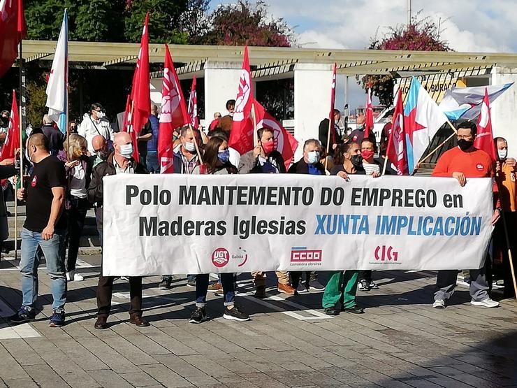 Traballadores de Madeiras Igrexas maniféstanse en Vigo. CIG 