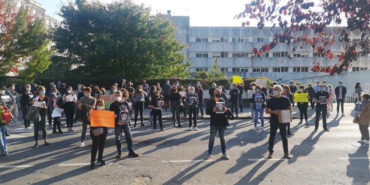 Protesta fronte ao Sánchez Cantón de Pontevedra 