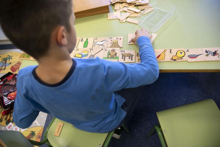 Neno xoga nun centro educativo.. XUNTA - Arquivo / Europa Press