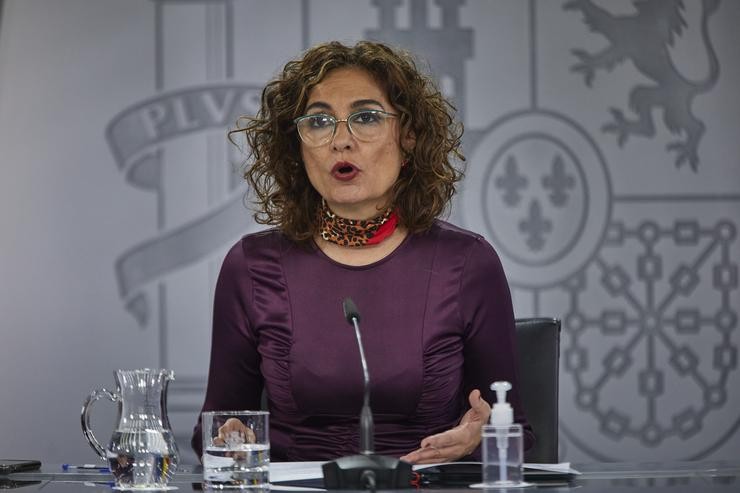 A ministra portavoz e de Facenda, María Jesús Montero, durante unha rolda de prensa para informar os acordos adoptados no Consello de Ministros do día, na Moncloa, Madrid, (España), a 10 de novembro de 2020. Entre os acordos, o Goberno ha. EUROPA PRESS