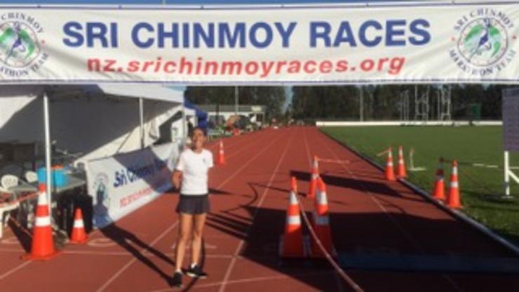 Maite Rojo ao final da ultramarathon Sri Chinmoy, en Nova Zelandia 