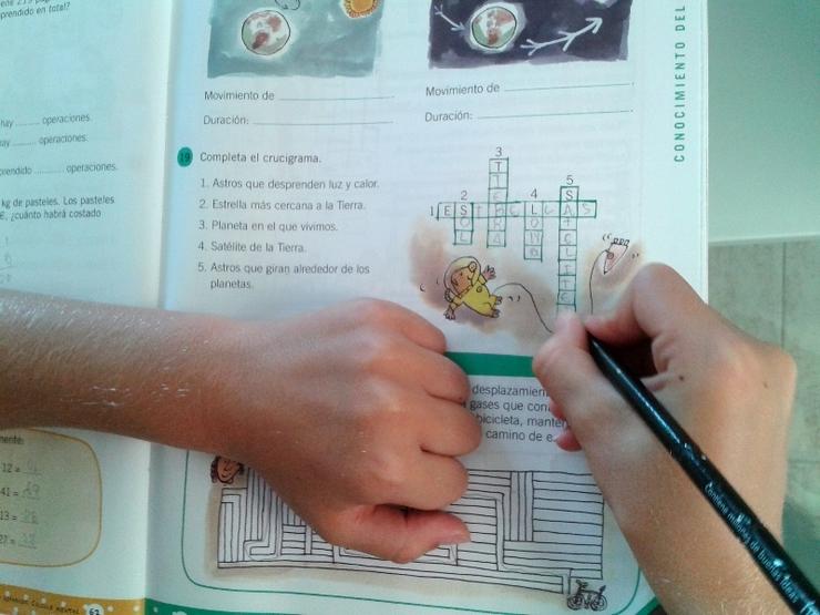 Neno facendo deberes. MÁSTER EN PSICOLOXÍA CLÍNICA E SAÚDE - Arquivo