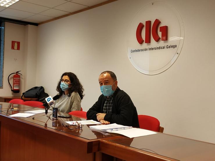 Zeltia Burgos e Suso Bermello (CIG) en rolda de prensa / Europa Press