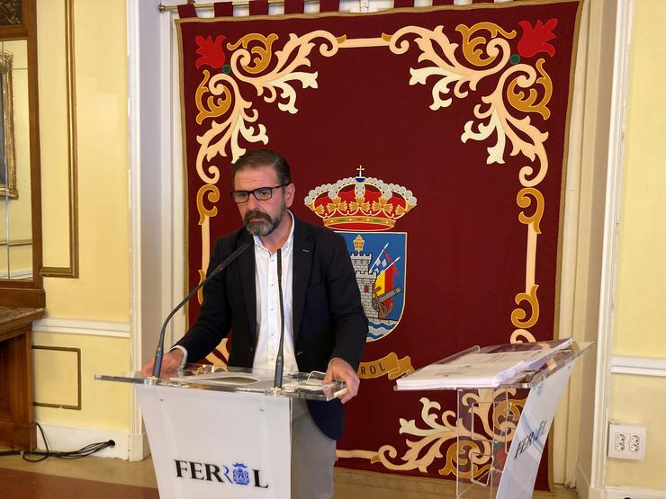 O alcalde de Ferrol, Ángel Mato, en rolda de prensa.
