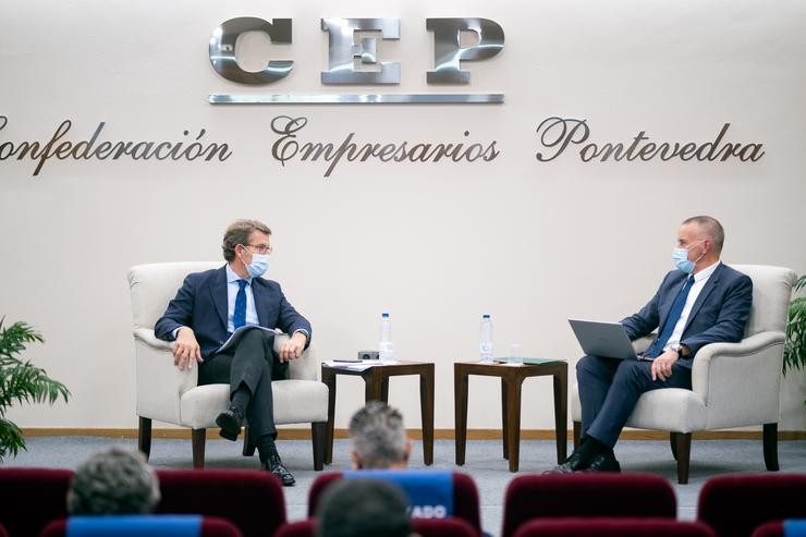 O presidente da Xunta, Alberto Núñez Feijóo, e o presidente da CEP, Jorge Cebreiros, durante un encontro. XUNTA