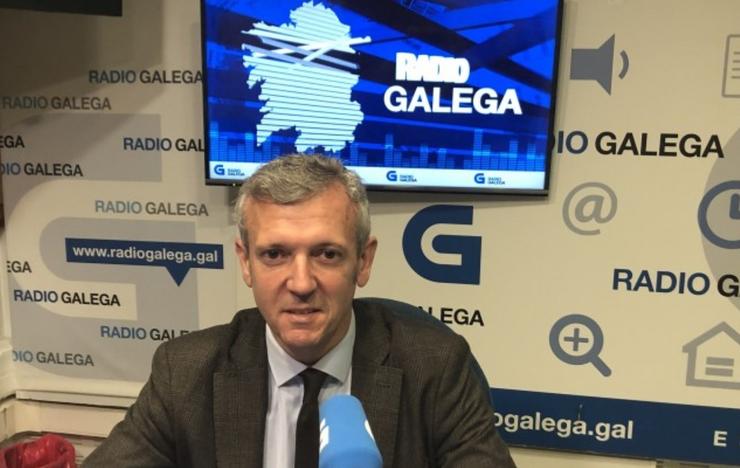 O vicepresidente primeiro da Xunta, Alfonso Rueda, nunha entrevista na Radio Galega.. RADIO GALEGA - Arquivo 