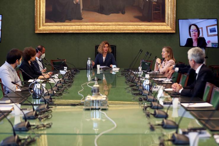 A presidenta do Congreso dos Deputados, Meritxell Batet (c), preside unha reunión da Mesa do Congreso.. Pool - Arquivo / Europa Press