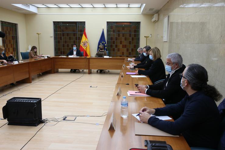 Reunión do secretario de Estado de Emprego e Economía Social cos axentes sociais para abordar a suba do SMI / Goberno de España.