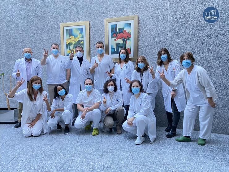 Profesionais do servizo de Dixestivo do Complexo Hospitalario Universitario de Pontevedra (CHOP), galardoado co premio 'Best in Class 2020'.. SERGAS 