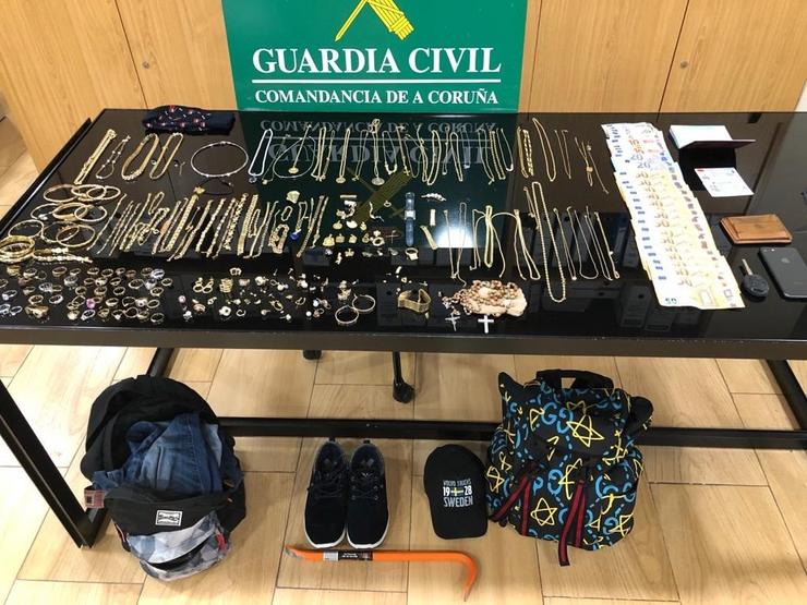 Obxectos recuperados pola Garda Civil no marco da operación Pica Pica 