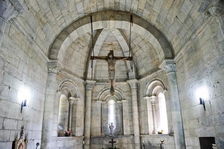 Interior da igrexa de San Pedro Fiz do Hospital, O Incio 