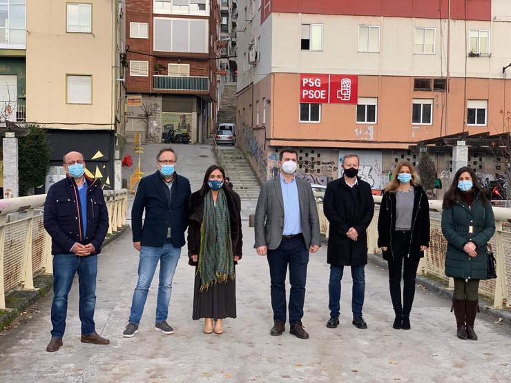 O secretaro xeral do PSdeG, Gonzalo Caballero, con cargos socialistas en Ourense. PSDEG 