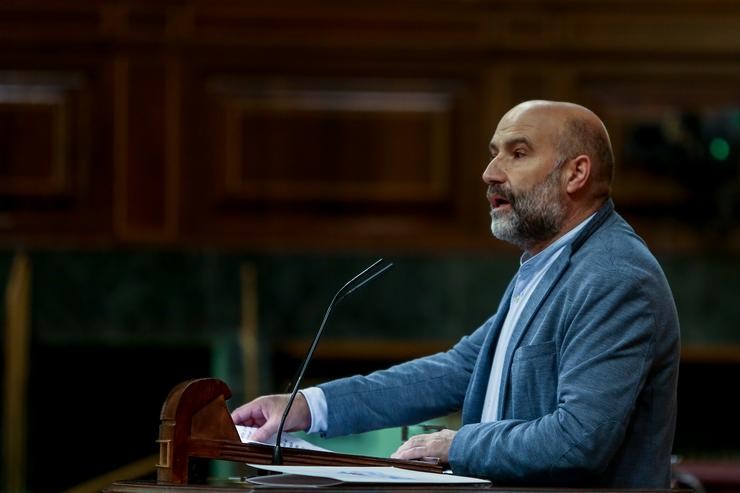 O portavoz do BNG no Congreso, Néstor Rego, intervén durante unha sesión plenaria na Cámara Baixa, en Madrid (España), a 30 de novembro de 2020. O Pleno afronta desde hoxe a fase final do debate do proxecto de Orzamentos Xerais do Estado. EUROPA PRESS