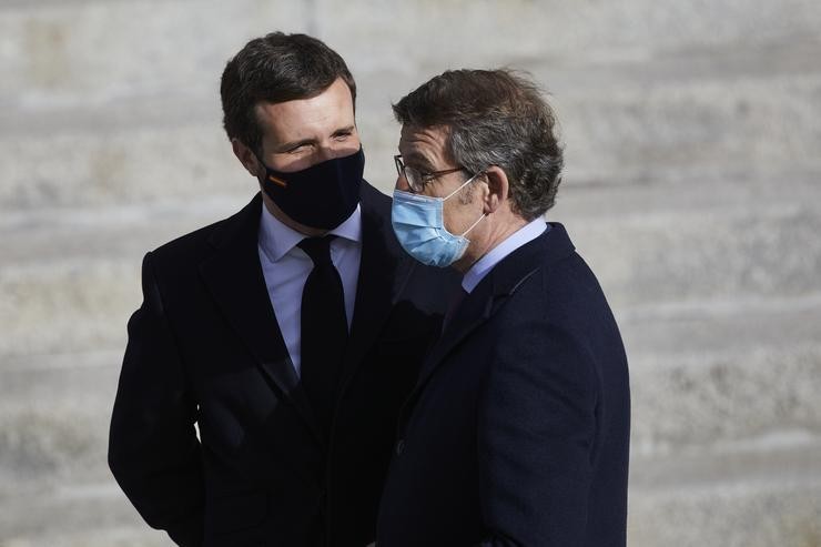 O presidente do PP, Pablo Casado, e o presidente da Xunta de Galicia, Alberto Núñez Feijóo, durante o acto institucional polo Día da Constitución no Congreso dos Deputados / J. Hellín. POOL - Europa Press - Arquivo.