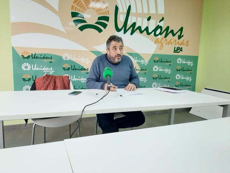 O responsable de producións extensivas e agricultura de Unións Agrarias, José Ramón González, en rolda de prensa en Lugo.