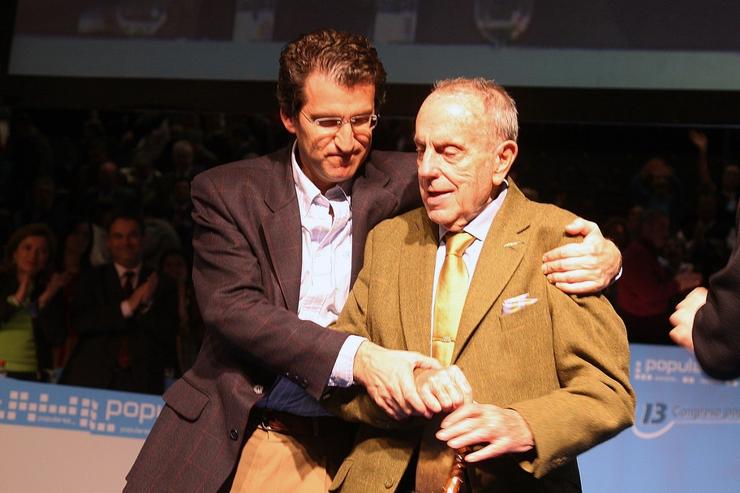 Imaxe do líder do PPdeG, Alberto Núñez Feijóo, con Manuel Fraga / PPdeG.