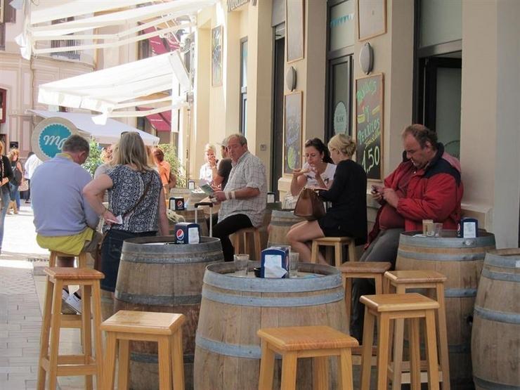 Turistas nun bar. EUROPA PRESS - Arquivo