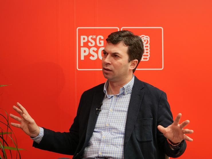 O secretario xeral do PSG-PSOE, Gonzalo Caballero, durante a súa entrevista con Europa Press, en Santiago de Compostela 