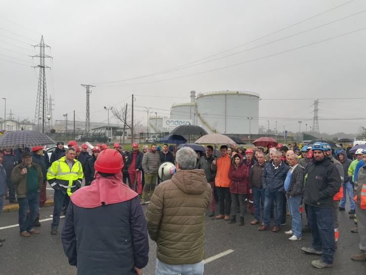Protesta de traballadores nas Pontes (A Coruña)