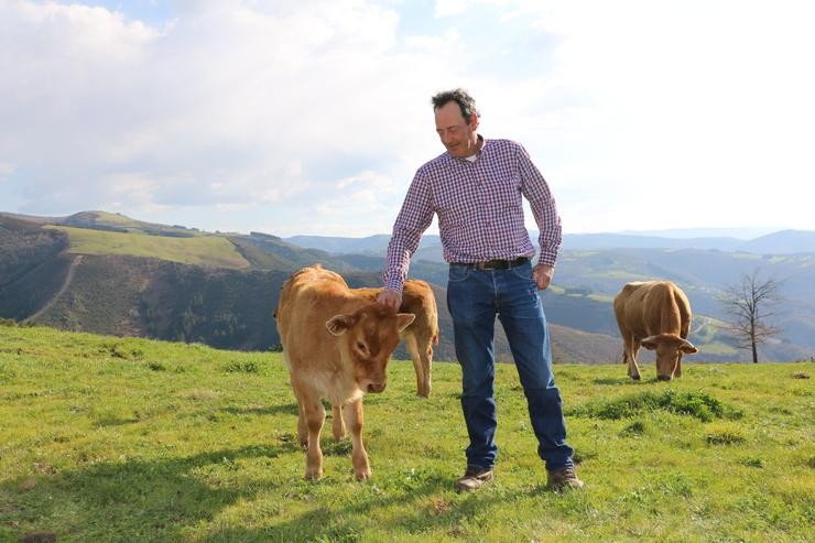 O presidente de A Carqueixa, José Antonio Díaz, tamén participou na rodaxe de 