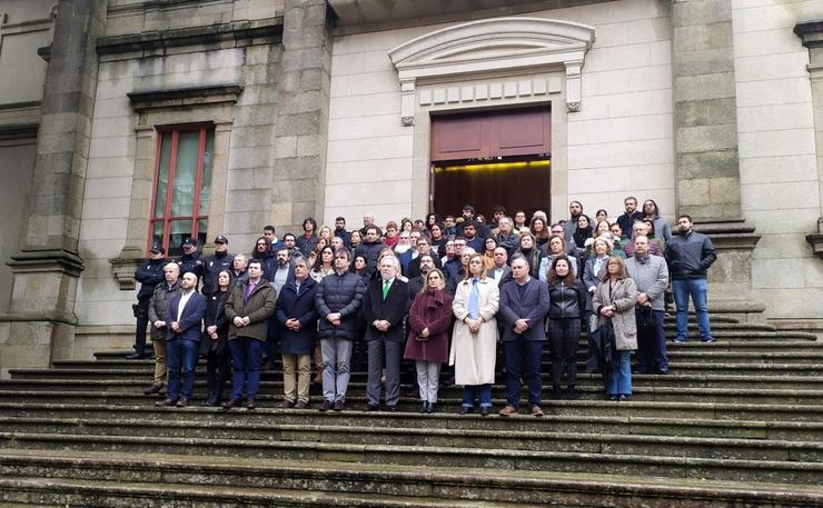 Concentración ás portas do Parlamento de Galicia en repulsa do crime dunha muller a mans da súa parella na Pastoriza (Lugo) / Europa Press