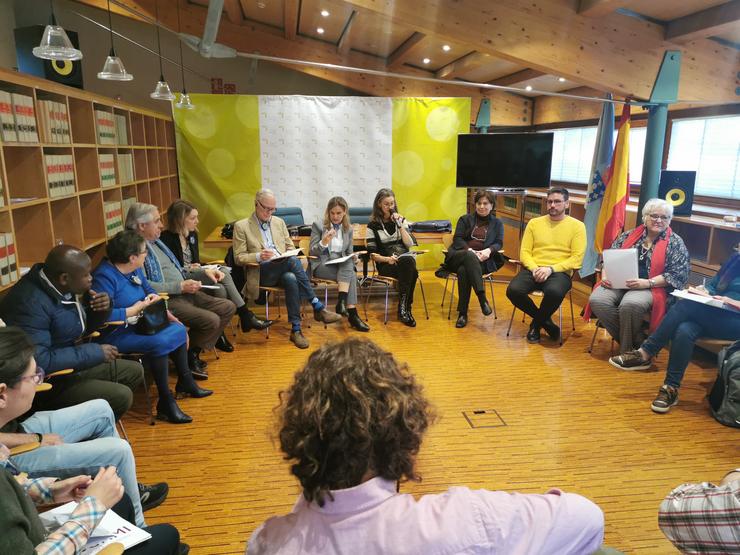 O relator de Extrema Pobreza e Dereitos Humanos da ONU, Philip Alston, reúnese coa valedora do Pobo, María Dolores Fernández Galiño, e colectivos en risco de exclusión social.. MAURO BASTÓN - EUROPA PRESS / Europa Press