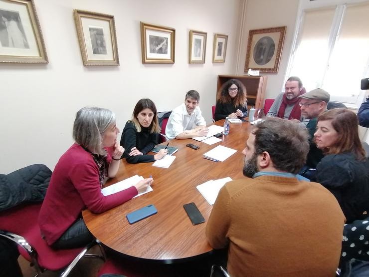 Reunión de integrantes das mareas en Ferrol. 