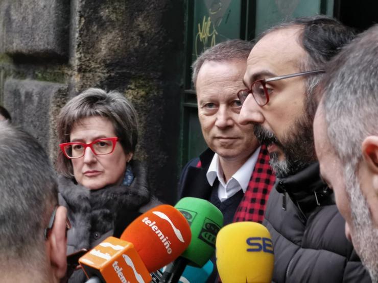 O concelleiro ourensán Javier Rei, Rafa Villarino e Rosa Martínez comparecendo ante os medios de comunicación. PSDEG-PSOE / Europa Press