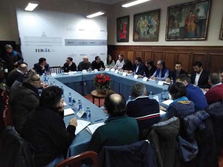 Encontro entre alcaldes, sindicatos e empresarios de Ferrolterra para buscar unha forma de reindustrializar a zona