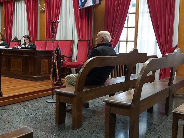 O acusado de provocar un incendio en Porqueira (Ourense) no xuízo. 