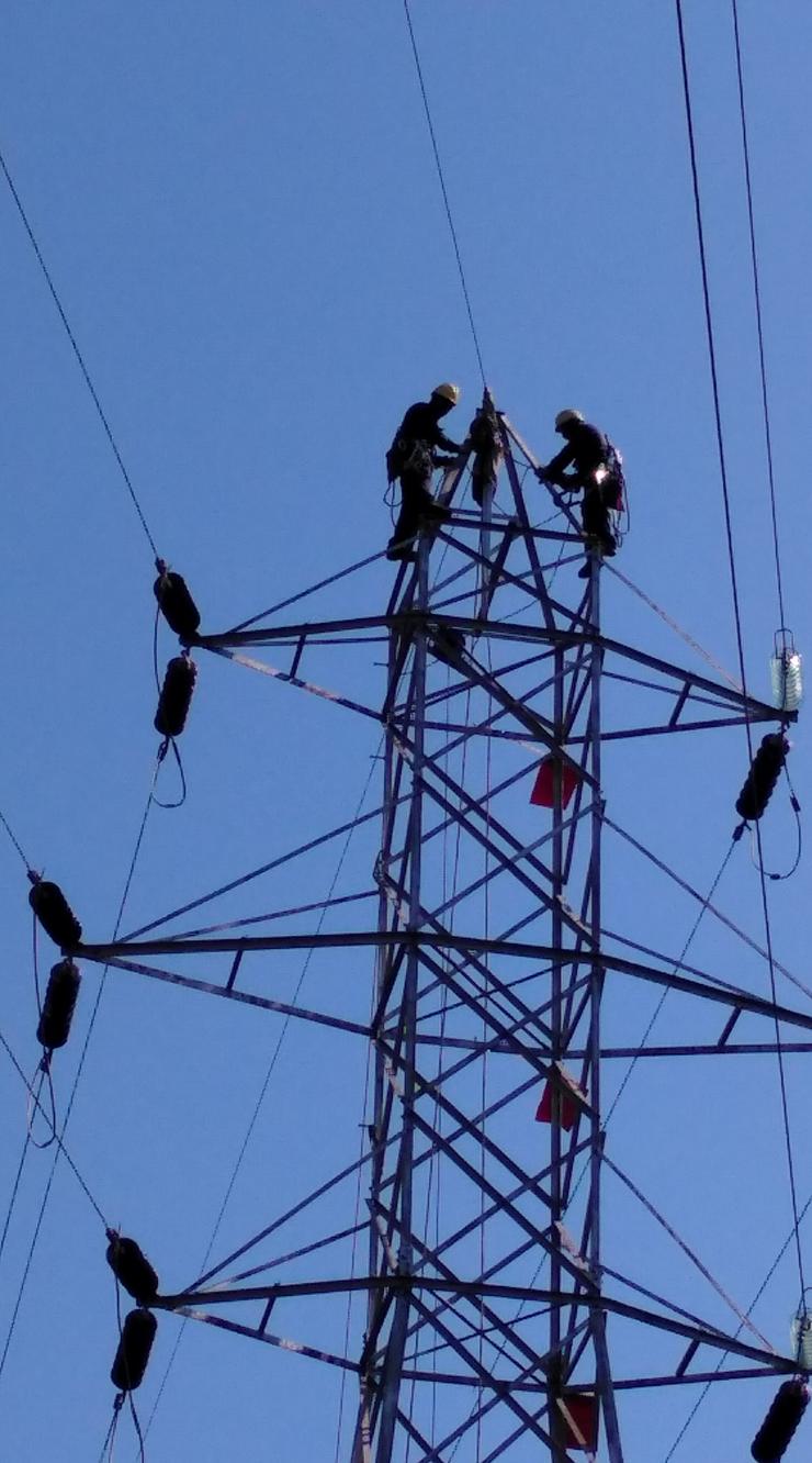 Instalación de fibra óptica en liñas de alta tensión. ENDESA - Arquivo 