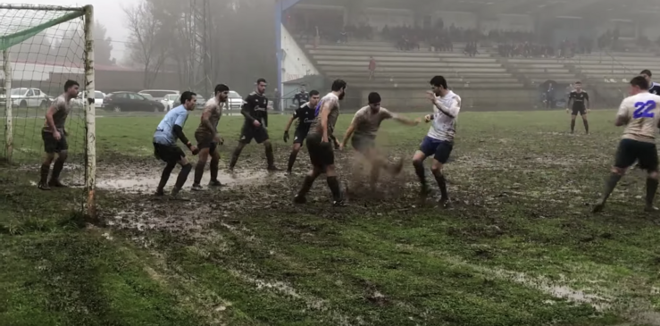 Derbi ribeirense da Terceira División Galega que rematou en empate 1-1 entre SH Palmeira e SD Xuventu Aguiño 