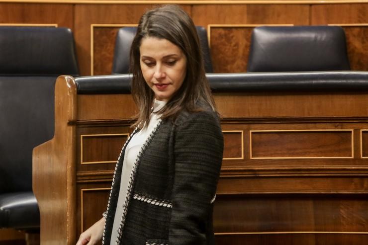 A portavoz de Cs no Congreso, Inés Arrimadas, á súa chegada ao hemiciclo do Congreso