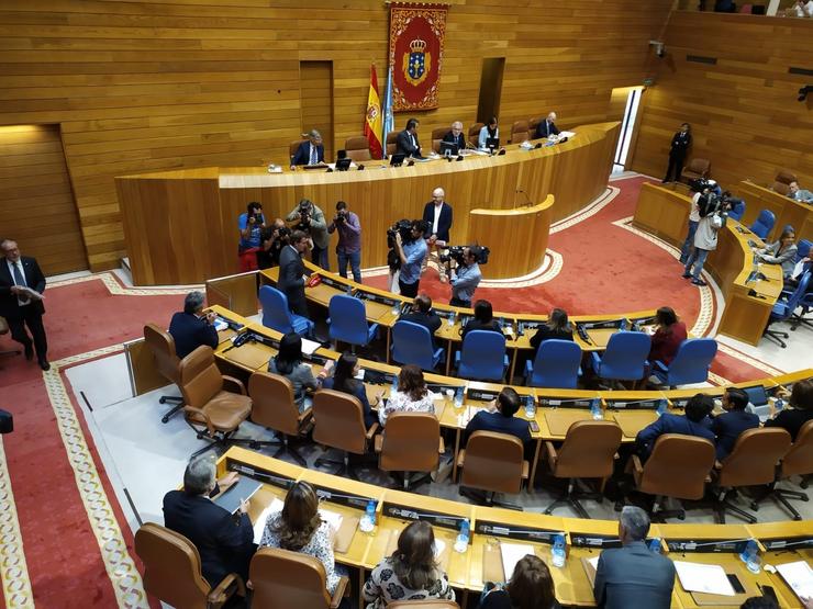 O presidente galego, Alberto Núñez Feijóo, á súa chegada ao hemiciclo no arranque do Debate sobre o Estado da Autonomía. EUROPA PRESS - Arquivo 