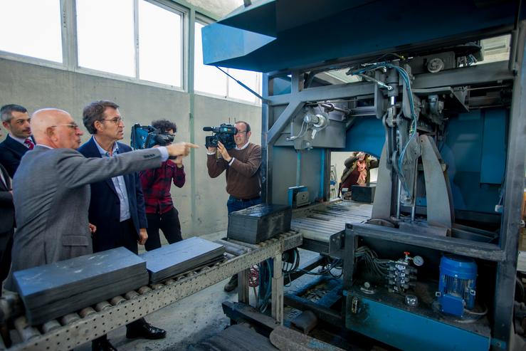 O presidente da Xunta, Alberto Núñez Feijóo, na súa visita a Carballeda de Valdeorras (Ourense) 