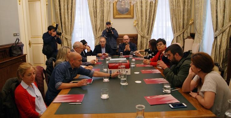 Reunión entre Martiño Noriega e Xosé Sánchez Bugallo. CONCELLO DE SANTIAGO - Arquivo 