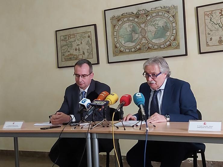 Rolda de prensa O Subdelegado Do Goberno En Ourense, Emilio González Afonso, E O Xefe Provincial De Inspección De Telecomunicacións Do Ministerio De Asuntos Económicos E Transformación Dixital, Enrique San Martín González.. 