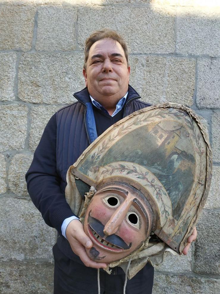 O alcalde, Gerardo Seoane, coa mázcara da Xironda. Foto: Prensa concello