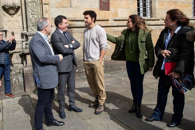 O conselleiro de Cultura, Román Rodríguez, visita a rodaxe de '3 Camiños'.. XUNTA 