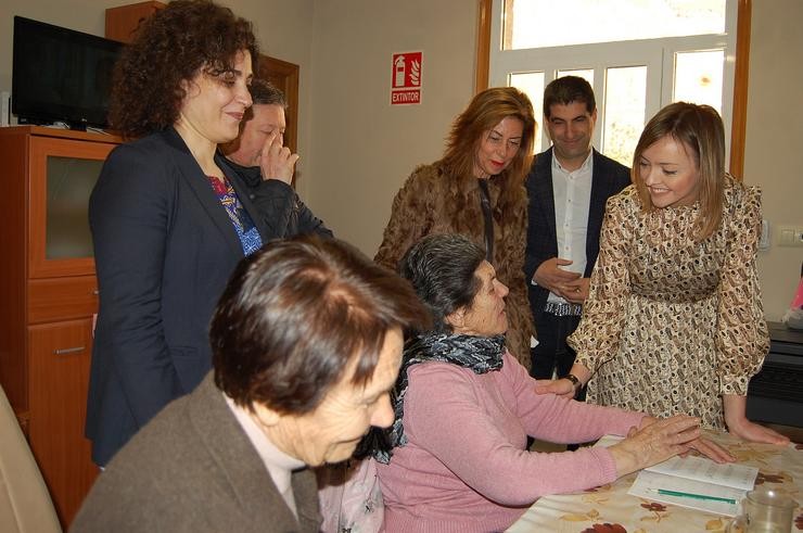 A conselleira de Política Social, Fabiola García, visita unha 