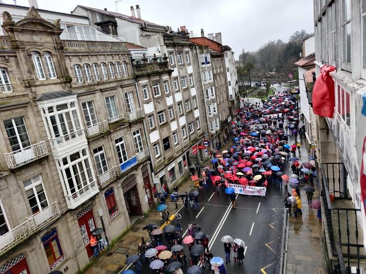 Manifestación convocada por SOS Sanidade Pública en Santiago de Compostela.