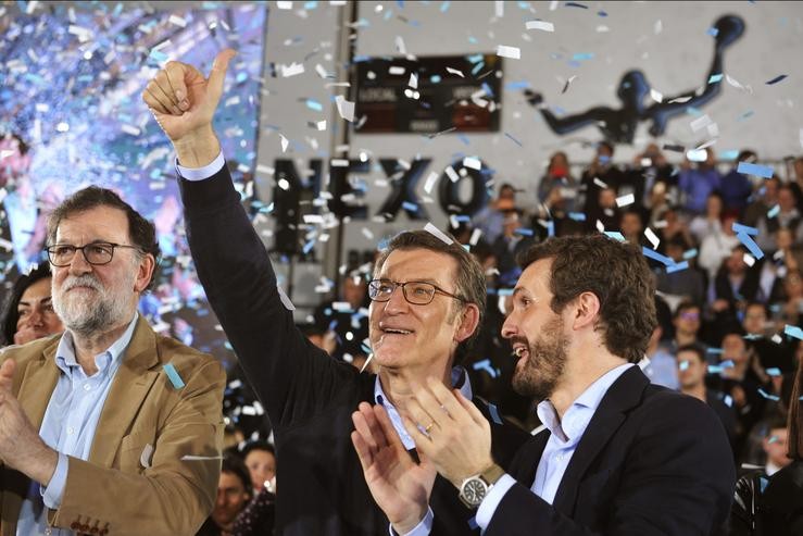 O expresidente do Goberno, Mariano Rajoy, o candidato do PP ao 5A e o presidente do Partido Popular Pablo Casado, nun acto en Ourense