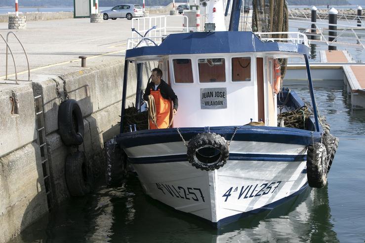 Barco galego, mar, pesca, cotas. XUNTA - Arquivo