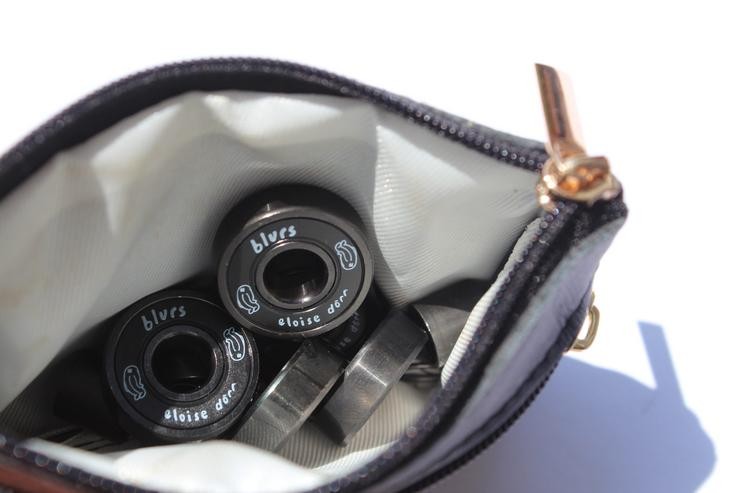 O pack da carteira máis rolamentos que vende 'Blurs Bearings'