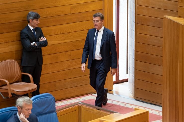 O presidente da Xunta, Alberto Núñez Feijóo, entra no hemicilo do Parlamento de Galicia. XUNTA - Arquivo 