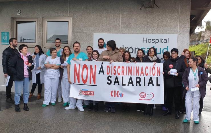 Concentración de traballadores do Hospital Quirónsalud da Coruña.  CIG 