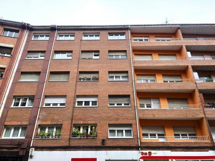 Vivendas de segunda man en Oviedo, compravenda, aluguer.