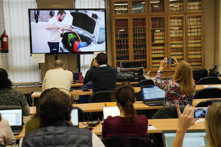 Imaxe da sala de prensa durante o xuízo polo asasinato de Diana Quer 